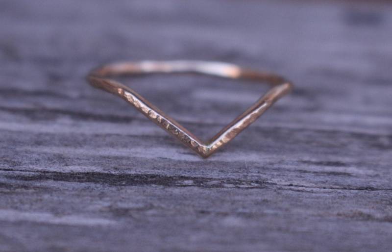 14 K Yellow Gold Filed Chevron Stacking Ring 14 K Yellow Gold Filed Chevron Stacking Ring von AnaKrolljewelry