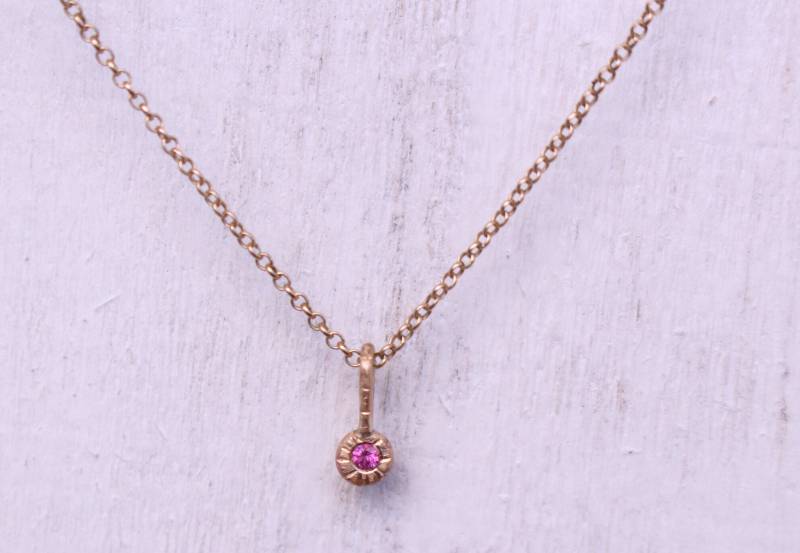 585 Gold Gold Kette Charm Rubin von AnaKrolljewelry