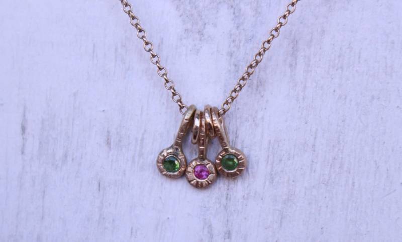 585 Gold Gold Kette Rubin Und Tsavorite Gebiurtsteine Juli Januar 585 Gold Gold Kette Rubin Und Tsavorite Gebiurtsteine Juli Januar von AnaKrolljewelry