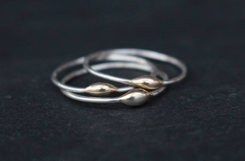 Gemischte Metall Regentropfen Ringe Set Gemischte Metall Regentropfen Ringe Set von AnaKrolljewelry