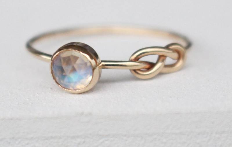 Mondstein Verlobungsring Infinity Ring Mondstein Verlobungsring Infinity Ring von AnaKrolljewelry