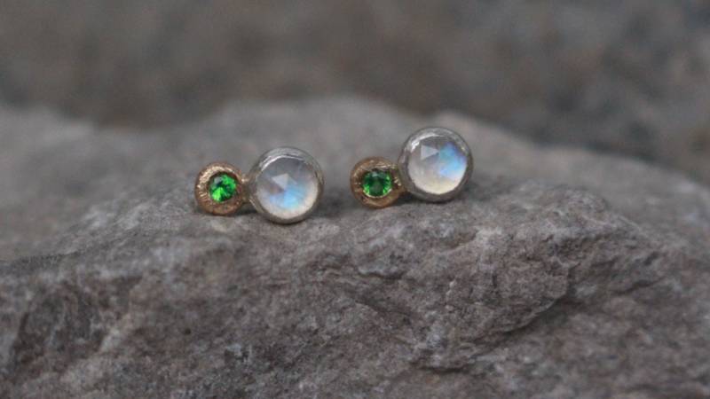 Ohrstecker Tsavorit Mondstein Ohrstecker Tsavorit Mondstein von AnaKrolljewelry