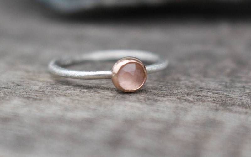 Rosenquarrtz Verlobungsring 585 Gold 925 Silver Geburtsstein Monat Januar Rosenquarrtz Verlobungsring 585 Gold 925 Silver Geburtsstein Monat Januar von AnaKrolljewelry