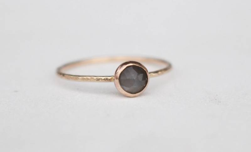 Verlobungsring 585 Gold Mit Grauem Mondstein Verlobungsring 585 Gold Mit Grauem Mondstein von AnaKrolljewelry