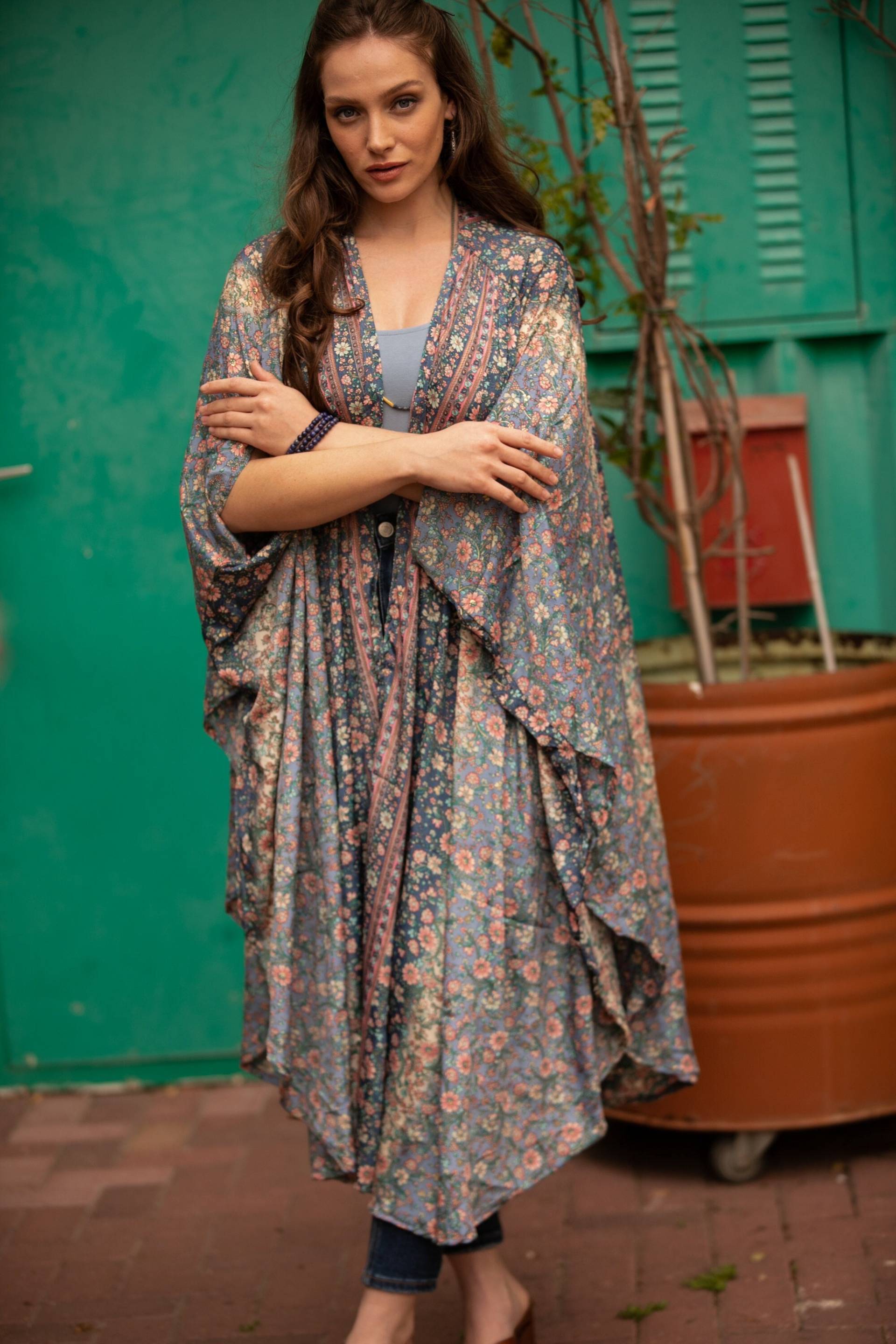 Blau & Gold Glitter Floral Kimono Robe Boho Seidiger Cardigan von AnabellaWomen