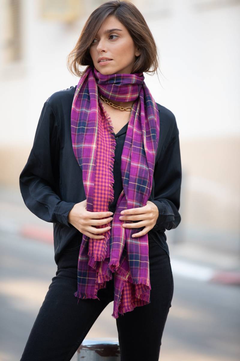 Magenta Pink Karierter Schal Boho Schal Aus Baumwolle, Viskose von AnabellaWomen