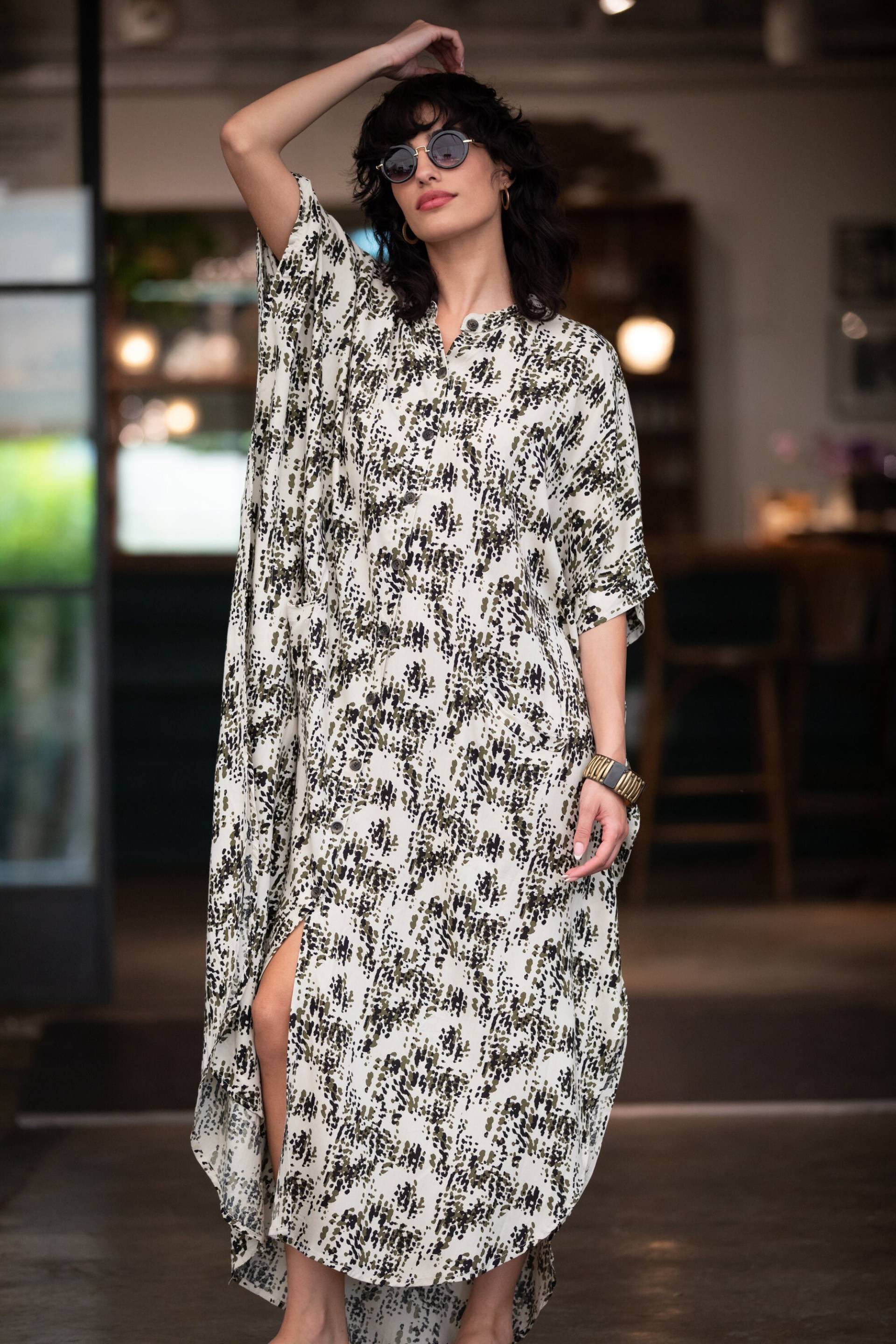 Oversize Viskose Kaftan Kleid Khaki Beige Boho Maxi Kleid Mit Taschen von AnabellaWomen