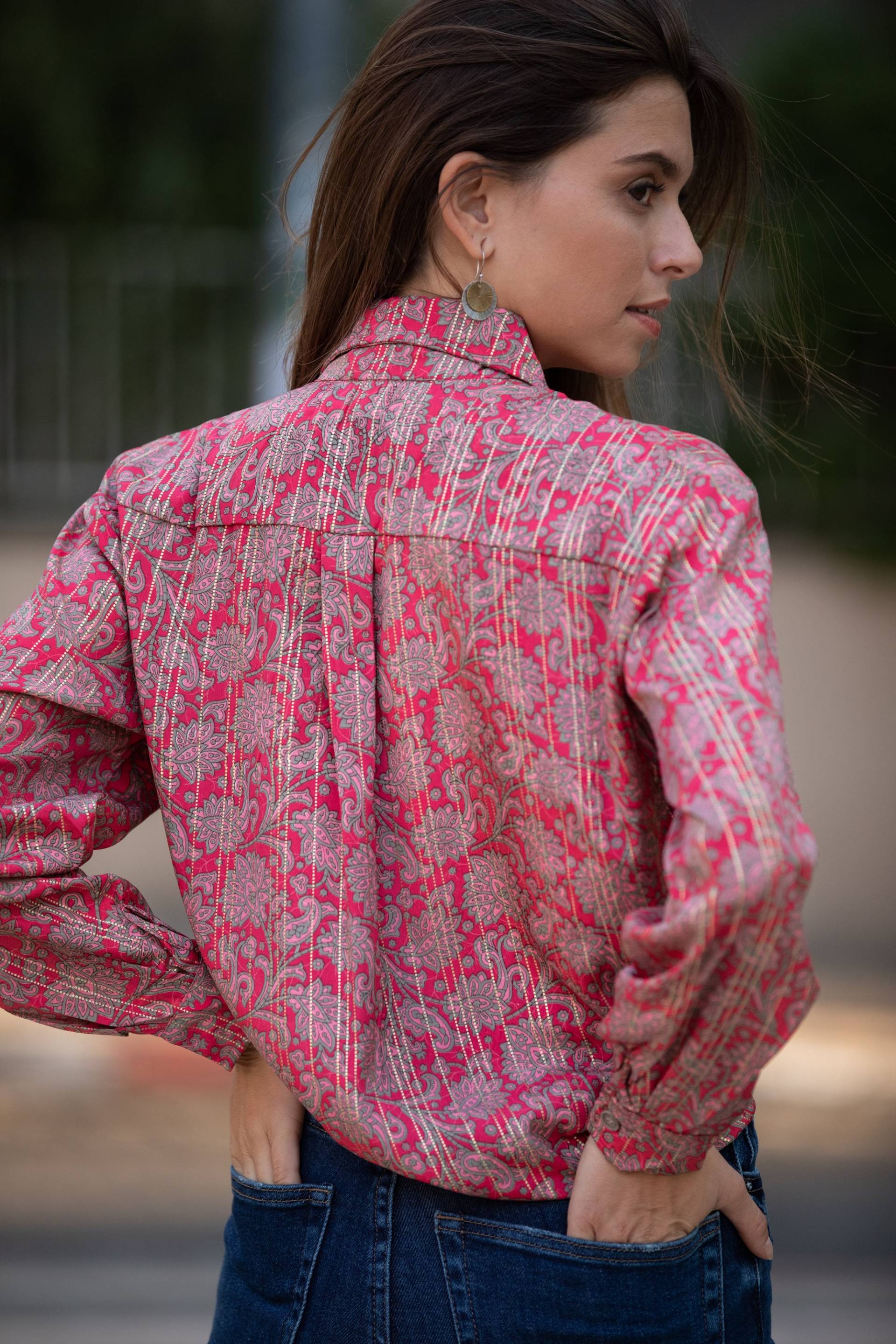 Rote Boho-Bluse Goldfarbenes, Funkelndes Button-Down-Top von AnabellaWomen