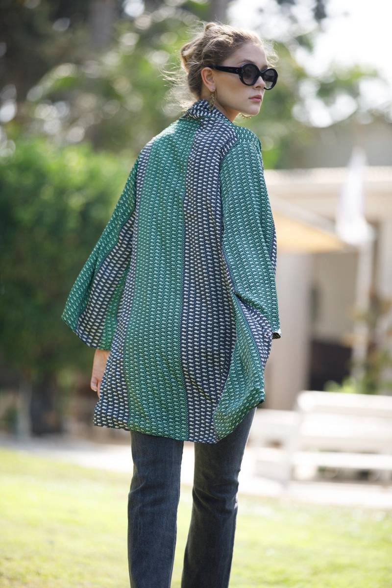 Wendbare Grüne Boho Kimono-strickjacke Ausgestelltes Damen-Cover-Up von AnabellaWomen