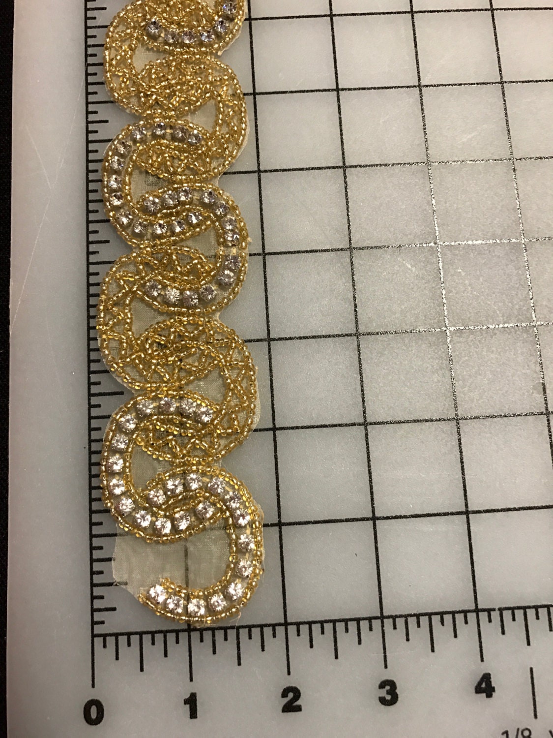 1 Yard Gold Perlen Strassstein Zierteile 1 Yard Gold Perlen Strassstein Zierteile von AnafrezNotions
