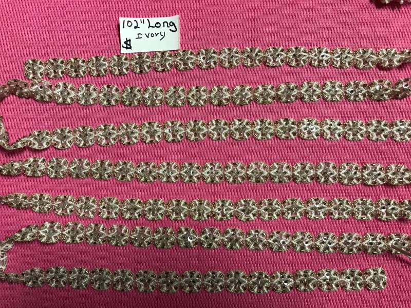 102 Zoll Pailletten Perlenbesatz. 7/8 Breit Lang. Elfenbein 102 Zoll Pailletten Perlenbesatz. 7/8 Breit Lang. Elfenbein von AnafrezNotions
