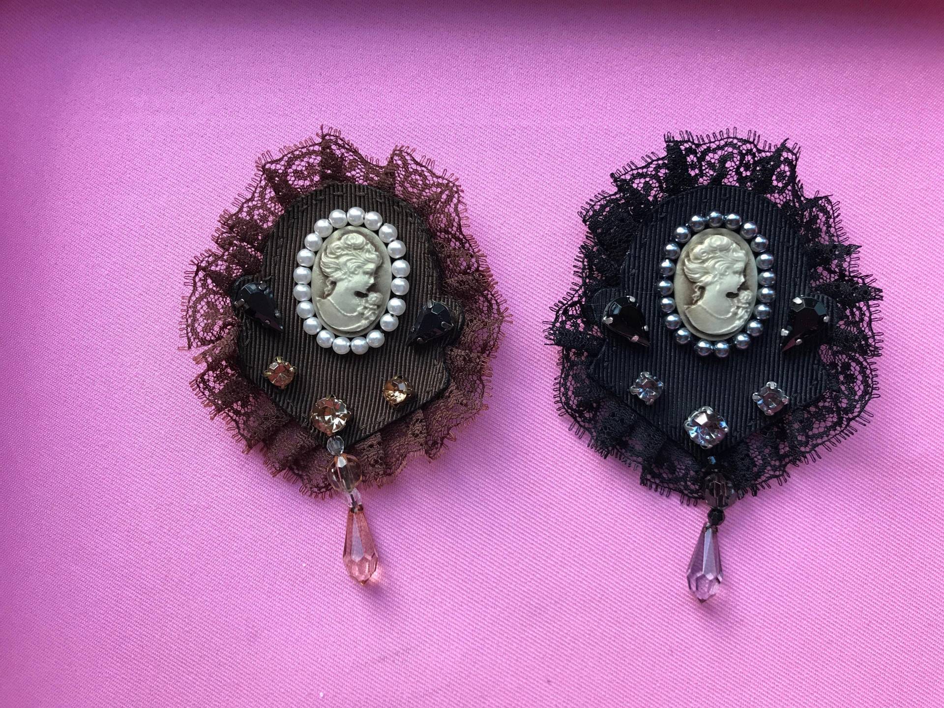 Brosche Blumen, Filzbrosche, Brosche, Filzschmuck, Spitzenblumen, Filzbrosche.made in France von AnafrezNotions