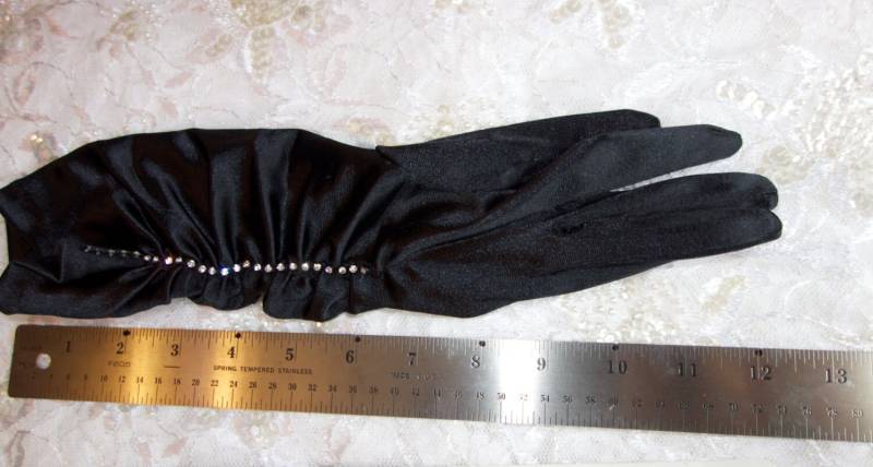 Exquisite Lange Damen Schwarz Satin Handschuhe von AnafrezNotions