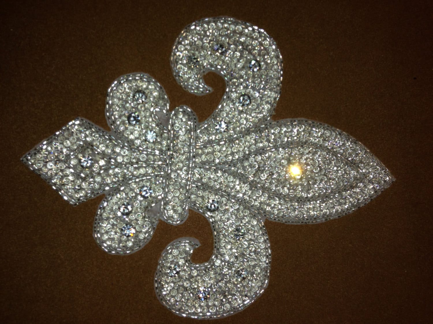 Fleur Di Lis Perlen Silber Strass Blume, Applikation Fleur Di Lis Perlen Silber Strass Blume, Applikation von AnafrezNotions