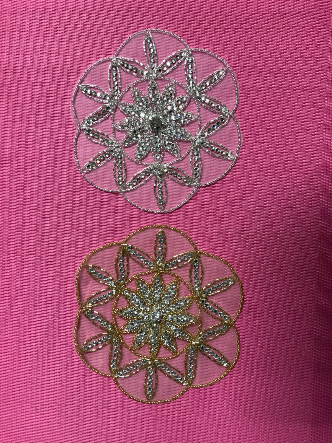 Großer Gold Oder Silber Strass, Strassapplikation, Strassverzierung, Strassborte. Verkauft Wird Durch 1 Stück Großer Gold Oder Silber Strass, Strassapplikation, Strassverzierung, Strassborte. Verkauft Wird Durch 1 Stück von AnafrezNotions