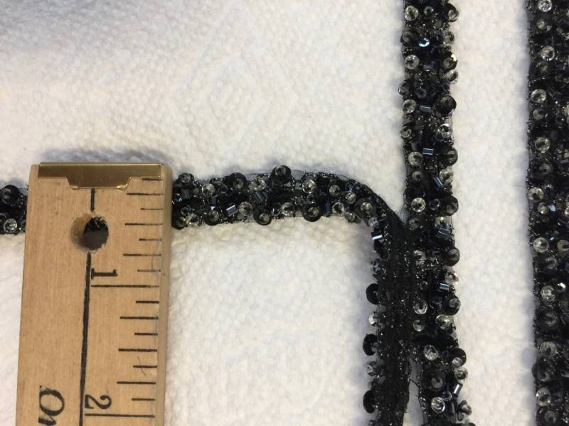 Schmale Perlenborte. Perlenborte, Puppenborte, Kostüme, Wohndekor. Motive.35 Zoll Lang Schmale Perlenborte. Perlenborte, Puppenborte, Kostüme, Wohndekor. Motive.35 Zoll Lang von AnafrezNotions