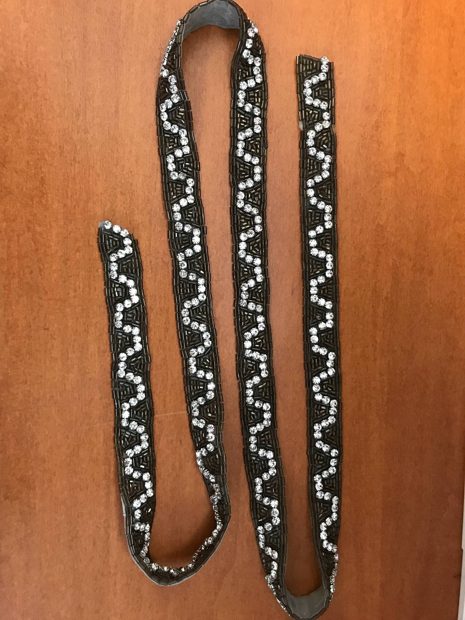 Schöne 46 Zoll Lange Perlen Strass Borte von AnafrezNotions