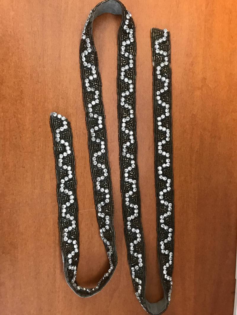 Schöne 46 Zoll Lange Perlen Strass Borte von AnafrezNotions