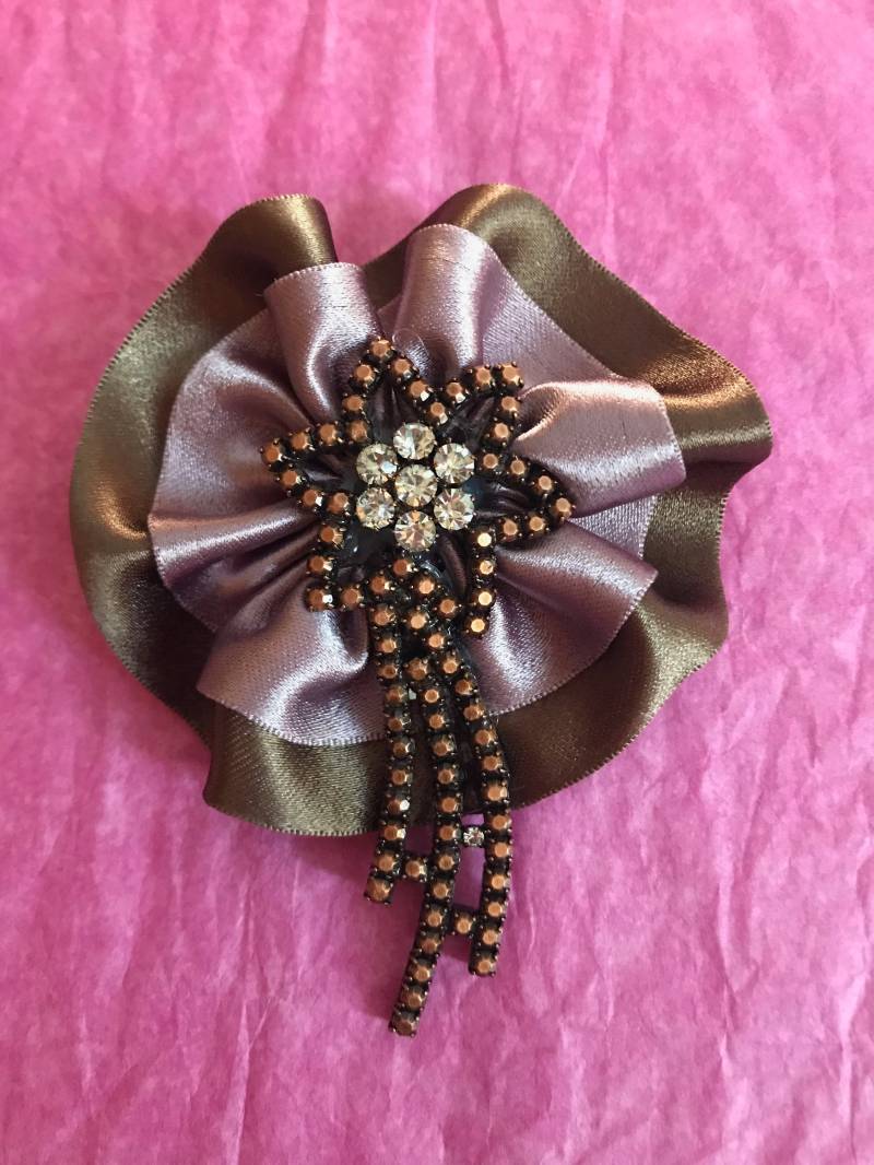 Schöne Handgemachte Brosche.floral Pin Schöne Handgemachte Brosche.floral Pin von AnafrezNotions