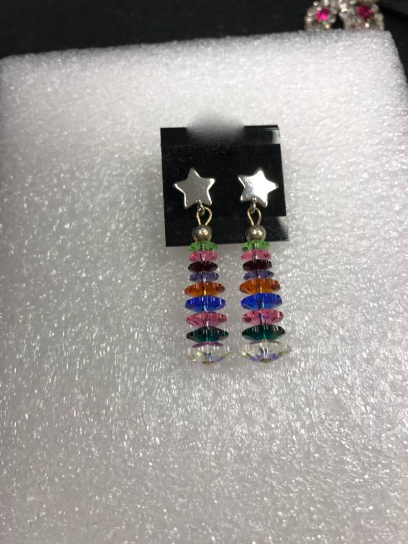 Swarovski Crystal Weihnachtsbaum Ohrringe. Urlaub Ohrringe, Swarovski, Ohrring, Baumeln Ohrringe von AnafrezNotions