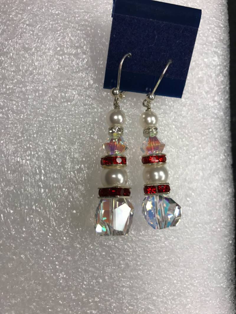 Swarovski Kristall Schneemann Ohrringe von AnafrezNotions