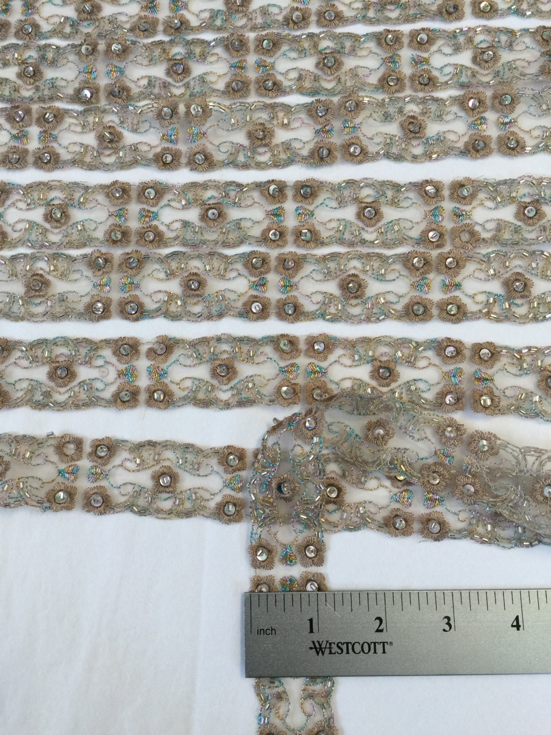 Verkauft By Yards Of Beaded Pailletten Borte.schmale Borte, Perlen Puppen Kostüme, Wohnkultur, Diy Borte Verkauft By Yards Of Beaded Pailletten Borte.schmale Borte, Perlen Puppen Kostüme, Wohnkultur, Diy Borte von AnafrezNotions