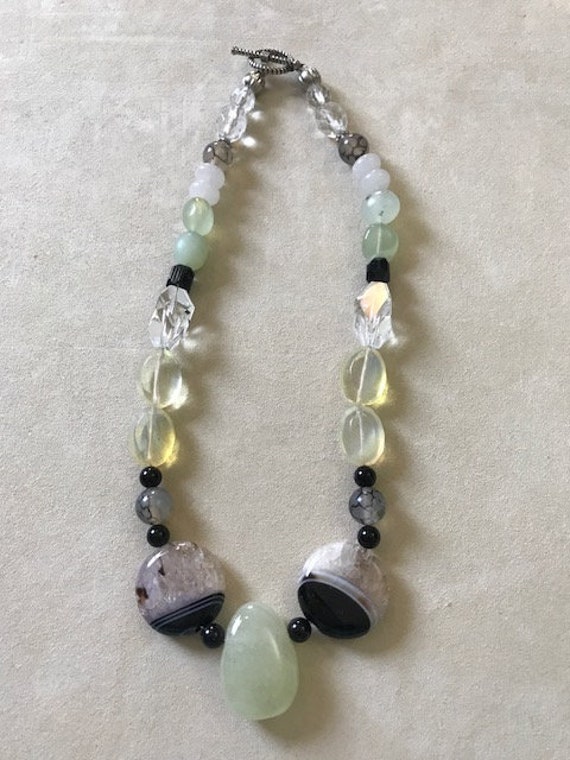 Grobstrick Designer Halskette Quarz Achat Schwarz Jade Handgefertigt Grobstrick Designer Halskette Quarz Achat Schwarz Jade Handgefertigt von Anagramfineart