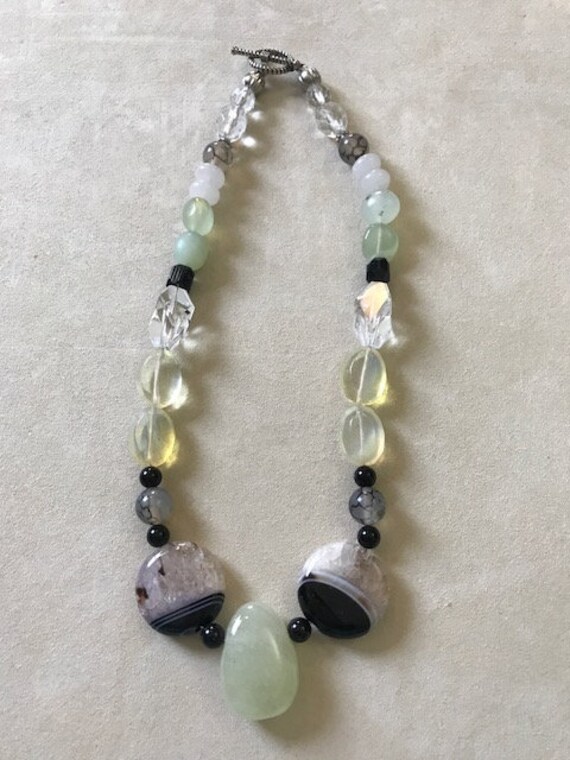 Grobstrick Designer Halskette Quarz Achat Schwarz Jade Handgefertigt von Anagramfineart