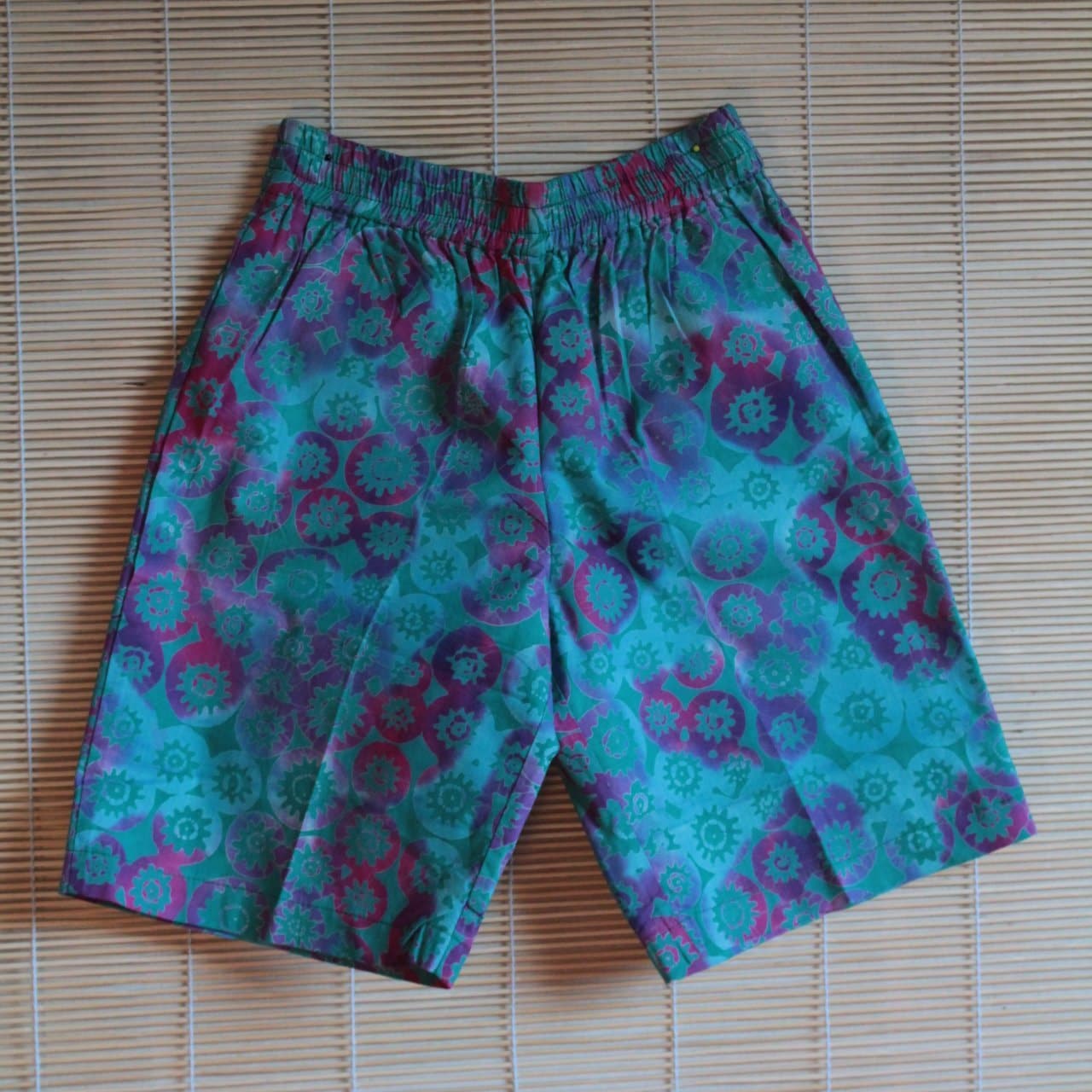 Eine Süße Kurze Bunte Sommer Shorts Für Kleine Kinder, Batik, Blau Grün/Lila, Knielang, 100 % Baumwolle von AnakBobok