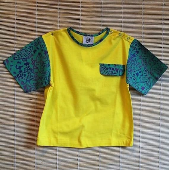Hübsches T-Shirt in Gelb Für Kleine Kinder Mit Batik Applikationen, 100% Baumwolle von AnakBobok