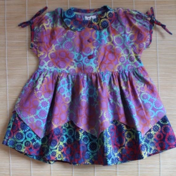 Kleid, Model Lotus, Lila/Blau, Batik Druck von AnakBobok