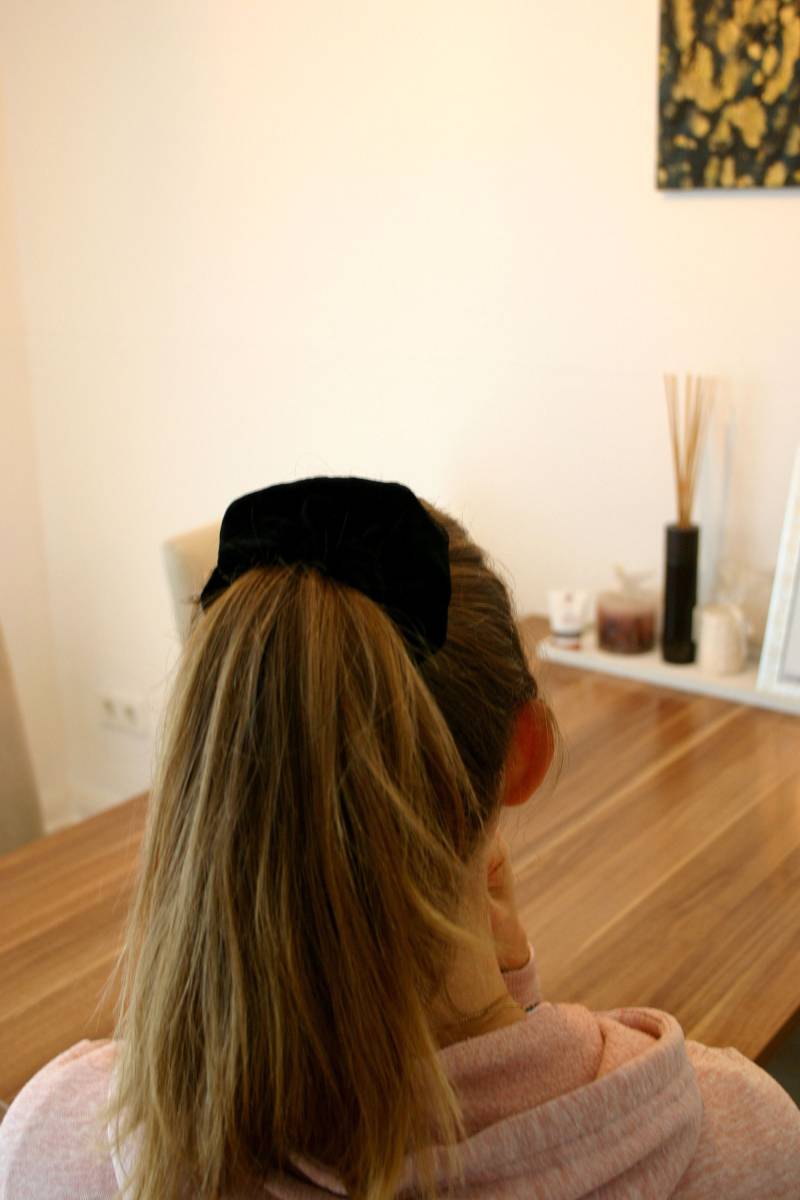 Samt-Scrunchie Schwarz - Gold Bordeaux S-M-L Oder Als Set Handmade Berlin von TrashBerlin