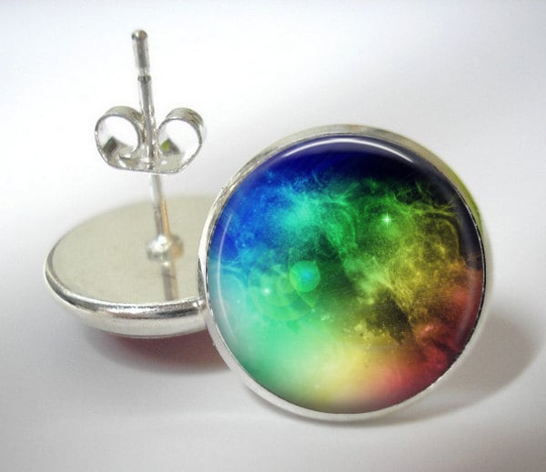 Space Rainbow - Knopf Ohrstecker Silber Finish Passender Anhänger Verfügbar 12 Mm Ohrstecker, Kleine Ohrringe von Analiese