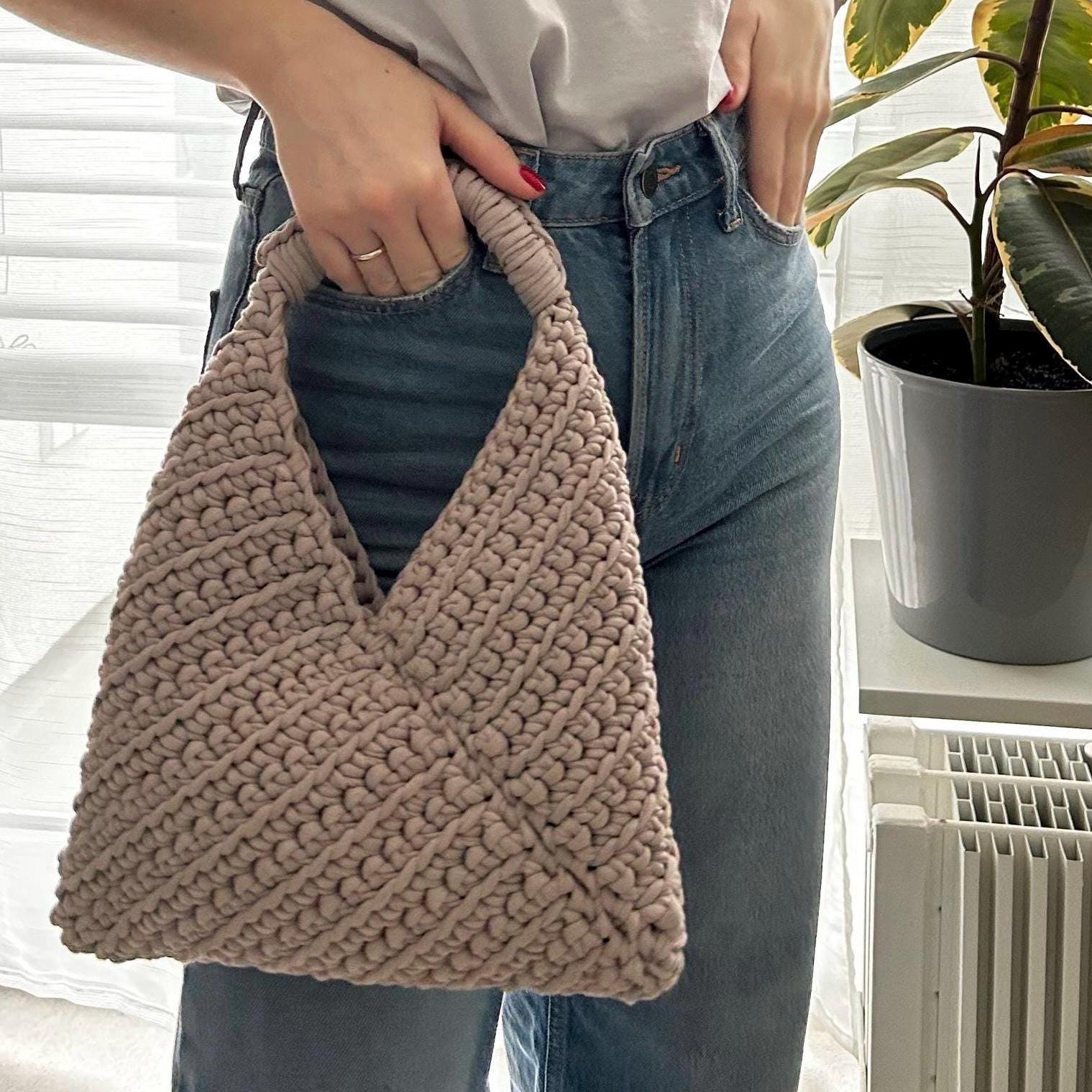 Gehäkelte Handtasche Aus Textilgarn Damentasche Crochet Bag von AnascheiDesign