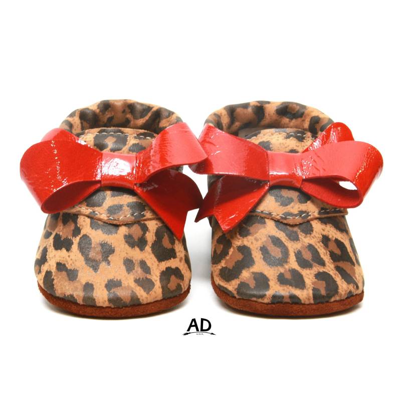 Perfekte Schleife Leopardenprint Leder Baby Mokassins Girl Wildleder Boden Mädchen Schuhe Prinzessin von AnastasiyDesign