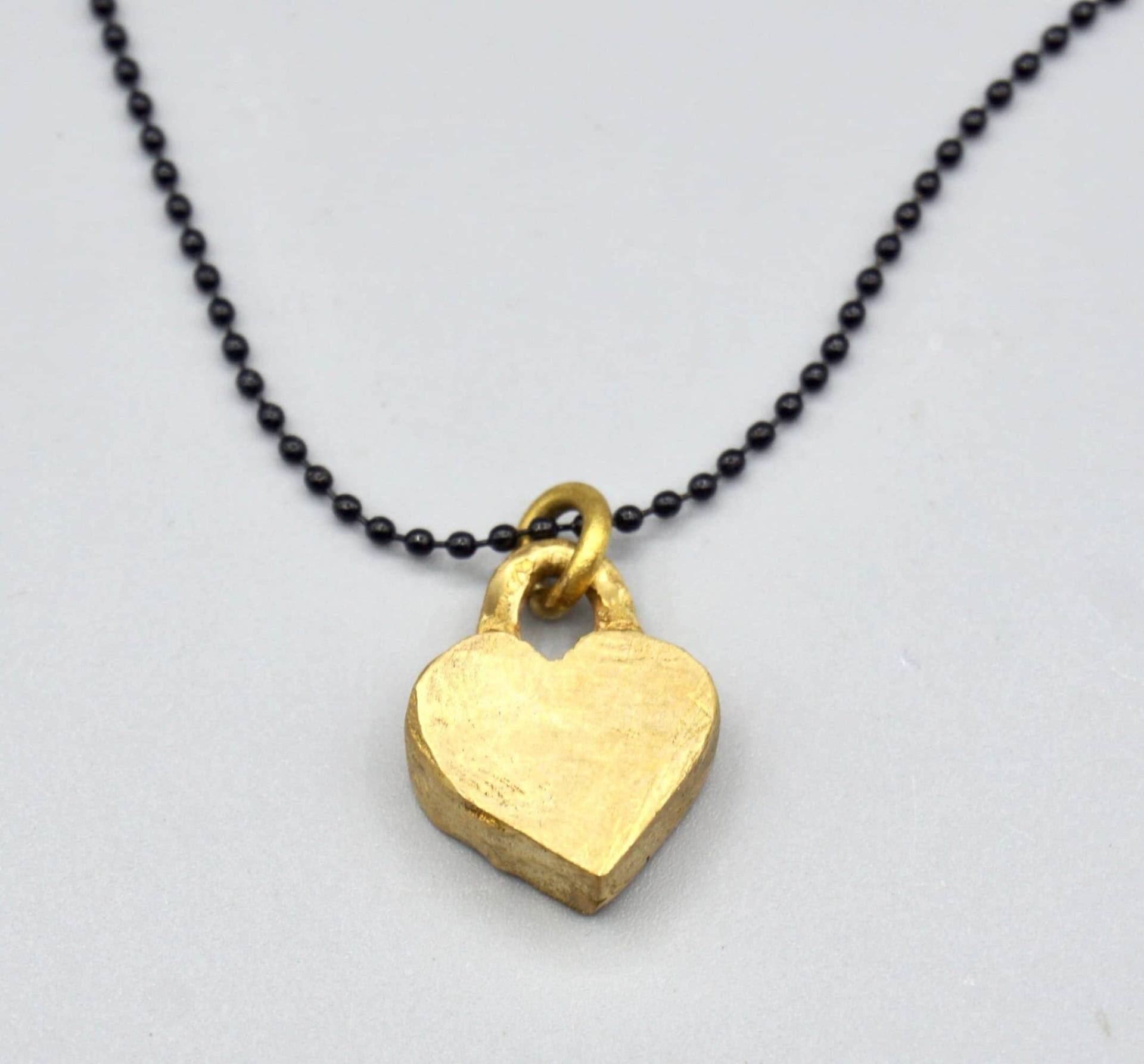 Kleine Herz Messing Anhänger Halskette Für Sie von AnatLevinDesignArt