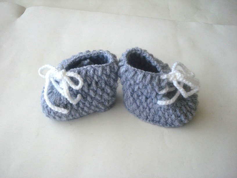 Gehäkelte Babyschuhe, Grau Baby-Schuhe, Häkeln Baby Jungen Schuhe, Babysocken, Gestrickte Hausschuhe Babysandalen 6 Bis 12 Monate von AnatoliaDreams