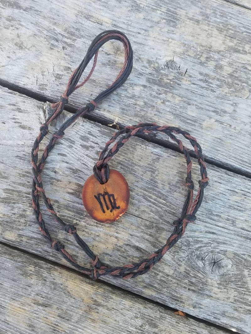 Jungfrau Sternzeichen, Konstellationsanhänger, Avocadosteingesichter, Geburtsstern, Konstellationshalskette, Astrologiehalskette von AncientGardens