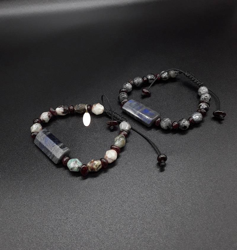 Die Labradorit Armbänder Für Paare Bestehen Aus Reinem Hochwertigen Labradorit, Granat Splittern Und Natürlichen Chrysokoll Edelsteinen von AncientGreeceR