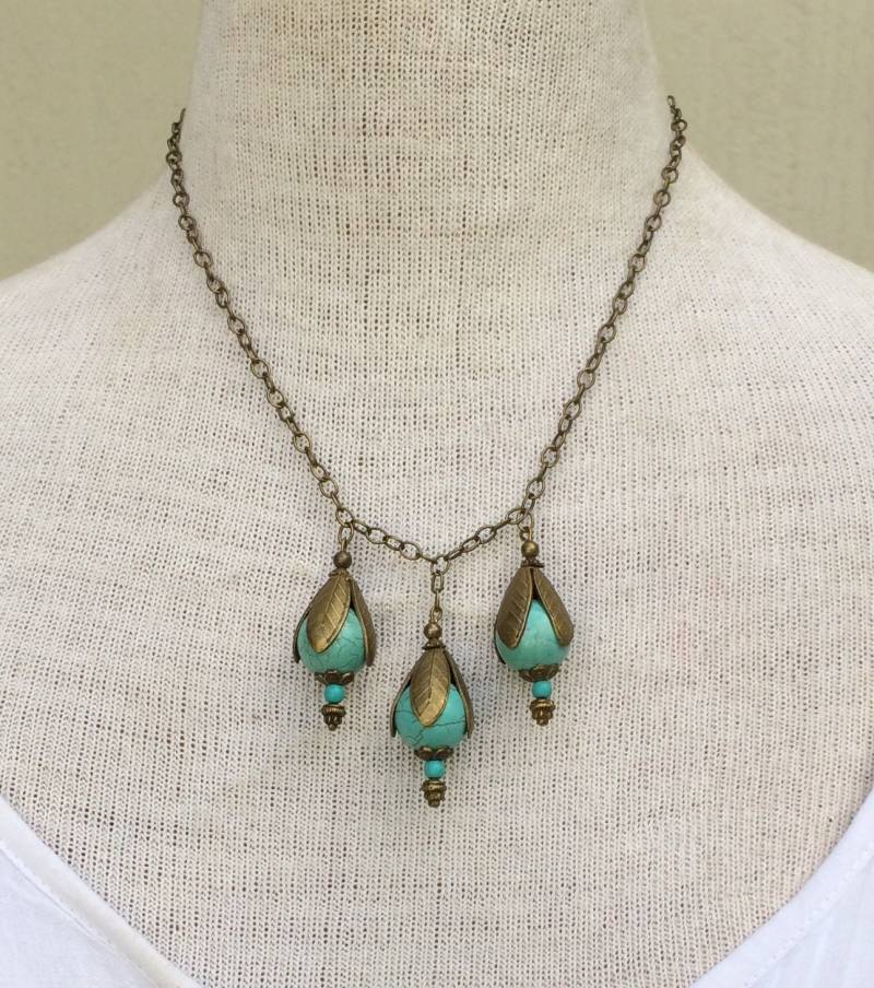 Türkis Blau Antik Stil Schlenker Flower Bud Trio Türkis Blau Antik Stil Schlenker Flower Bud Trio von AncientRainbow