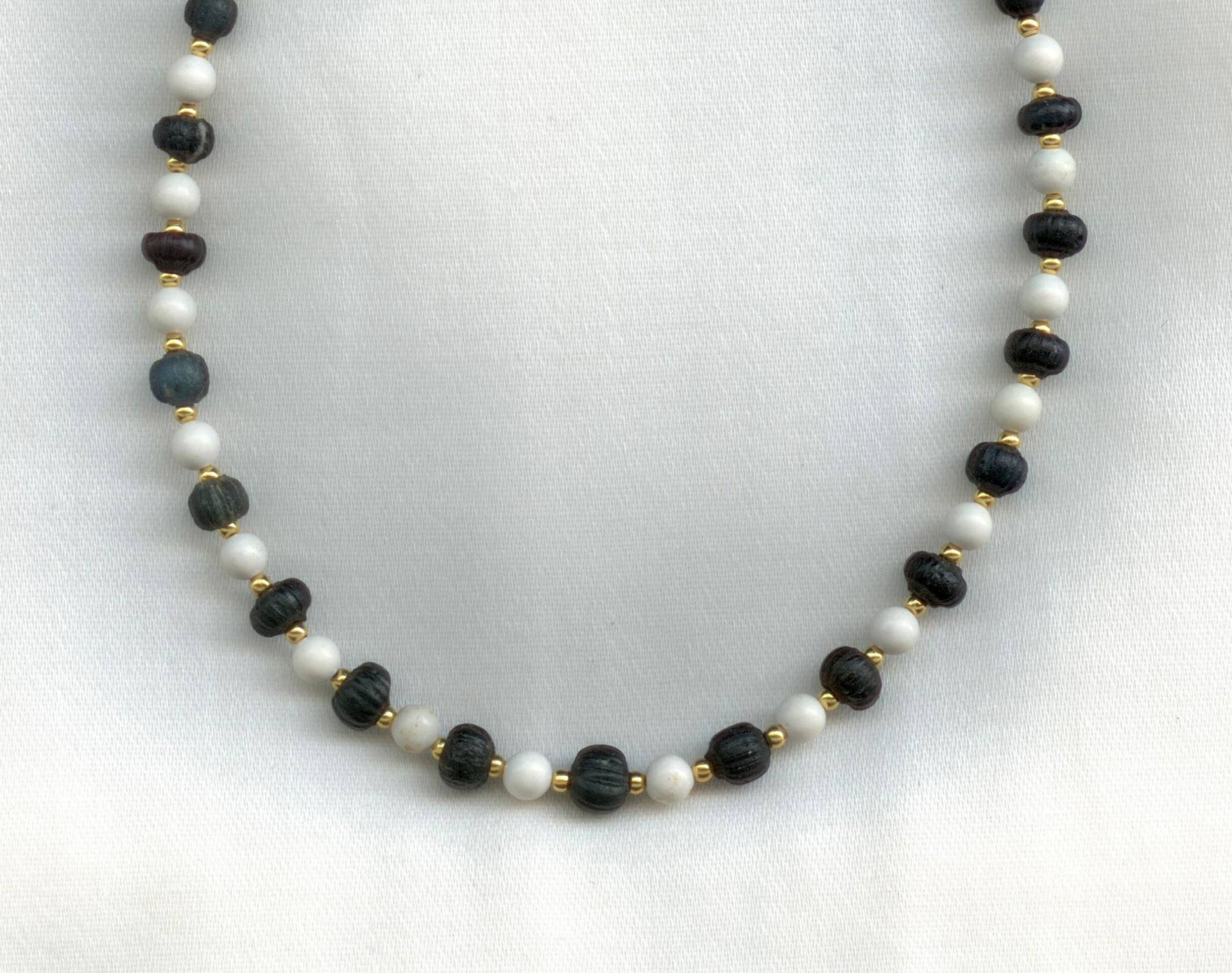 Roman Schwarz Glasperlen Roman Schwarz Glasperlen von AncientTimesJewelry