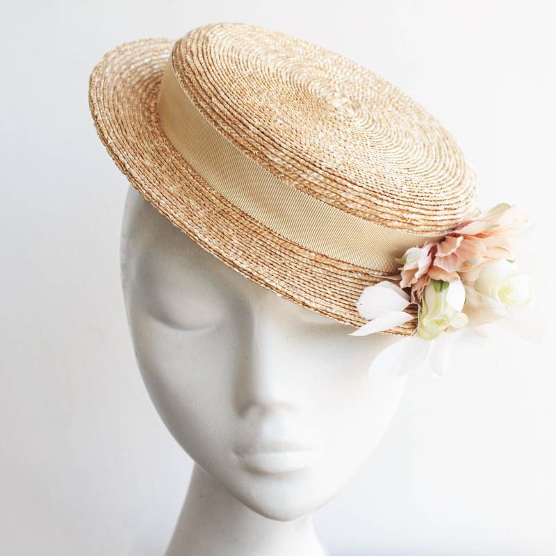 Feiner Strohhut "'amaka'' Hut Mit Blumenstrauß - Hochzeitsgast Sonnenhut High Tea Royal Ascot Kentucky Derby Feiner Strohhut "'amaka'' Hut Mit Blumenstrauß - Hochzeitsgast Sonnenhut High Tea Royal Ascot Kentucky Derby von AndTheyLovedHats