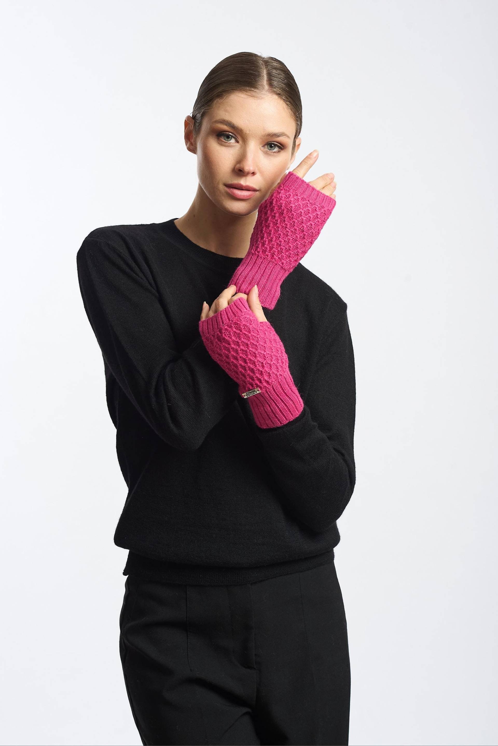 100 % Baby-Alpaka-Fäustlinge, Pulswärmer, Gestrickte Fäustlinge Mit Aran-Muster, Fuchsiafarbene Damen-Fäustlinge, Fingerlose Handschuhe von AndesKnitwear