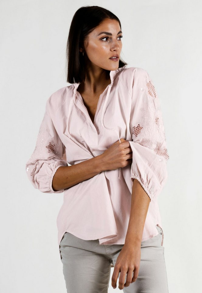 Andijamo-Fashion Langarmbluse LUNA LACE Aufwendige Stickereien mit Cut-Outs auf den Ärmeln von Andijamo-Fashion