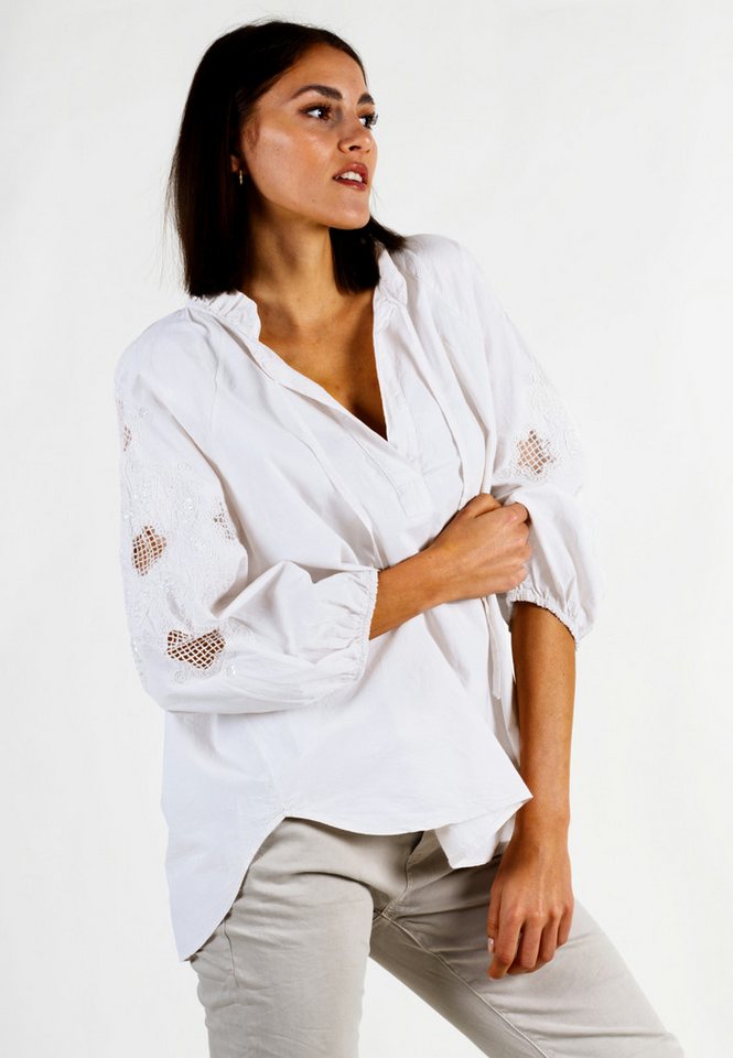 Andijamo-Fashion Langarmbluse LUNA LACE Aufwendige Stickereien mit Cut-Outs auf den Ärmeln von Andijamo-Fashion