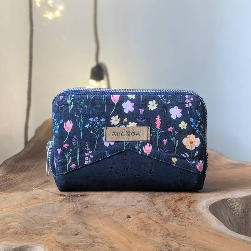 Kleines Portemonnaie Aus Kork, Mit Reißverschluss, Gänseblümchen, Little Mynta von AndnowDE