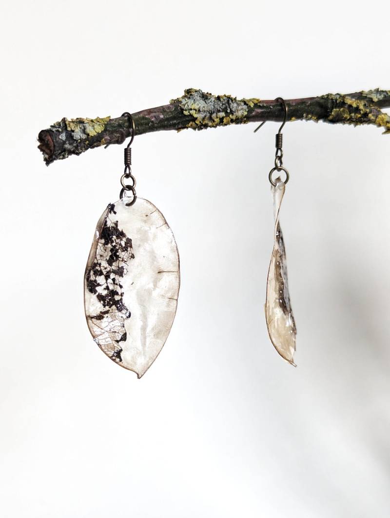 Ohrring | Blatt Paar Hängend Blattskelett Nachhaltig von AndreaKroppDesign
