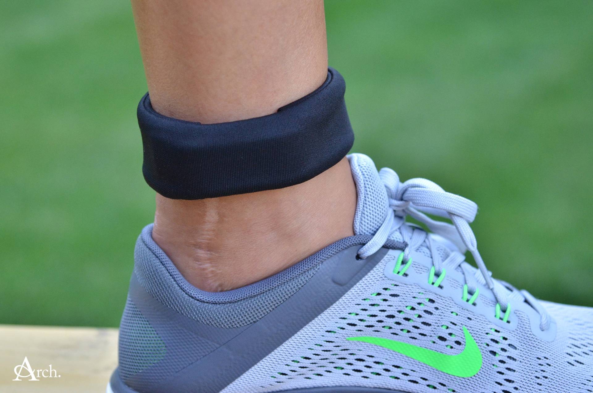 Schritt-/Schritt-Tracker Schwarz Nylon Ankle Band - Umfasst Die Original-Gurte Und Macht Sonden Für Den Hautkontakt Geeignet von AndreaReesDesign