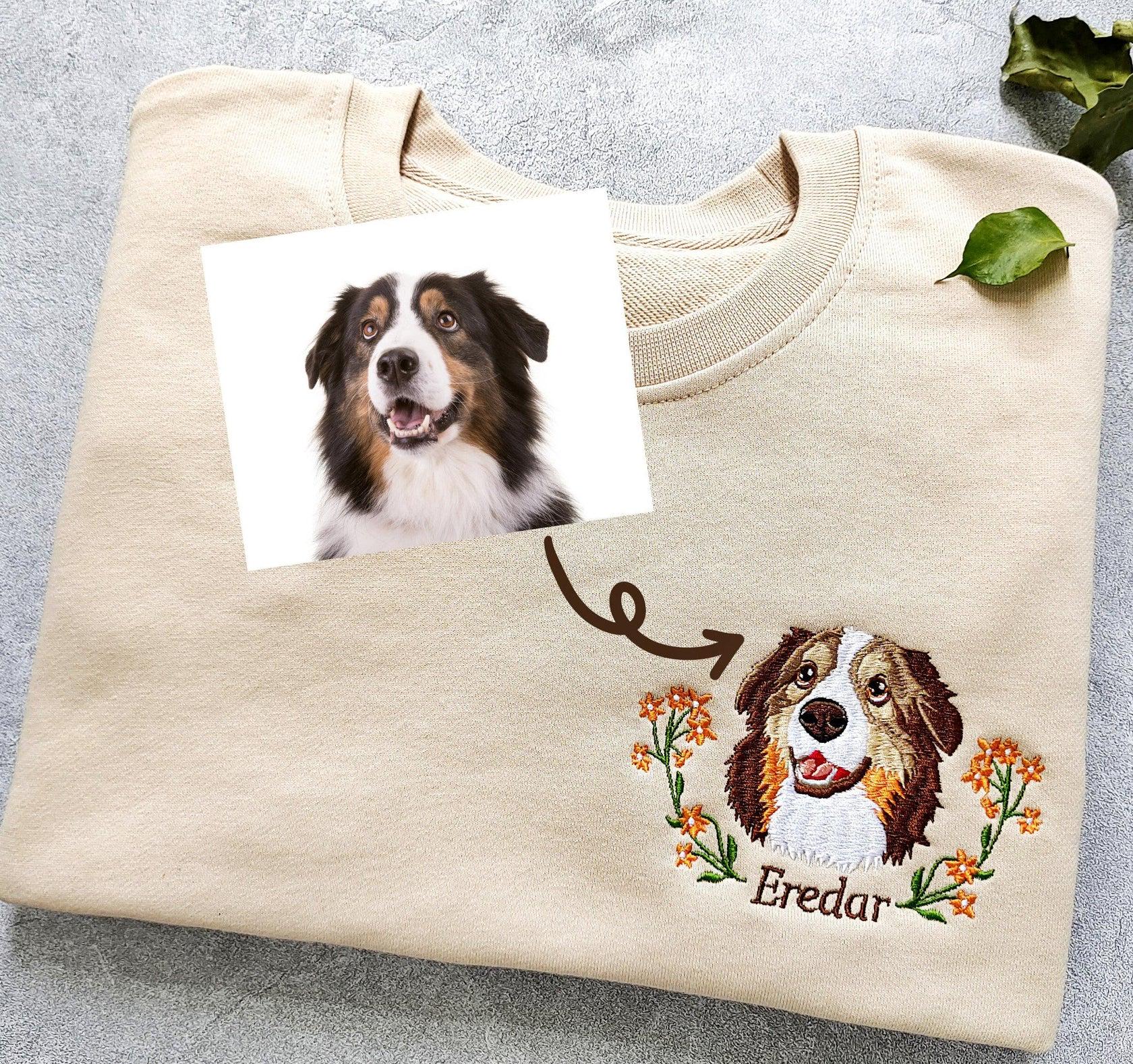 Custom Pet Portrait Embroidered Sweatshirt, Personalized Dog Cat Photo Gift, Lover Memorial Hoodie, Name Embroidery von AndreasAltmannStudio