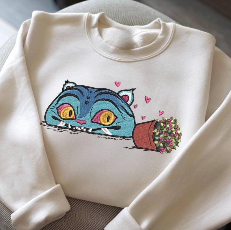 Derpy Embroidered Sweatshirt, K-Pop Demon Hunters Anime Style Unisex Pullover, Gift For Her/Him von AndreasAltmannStudio